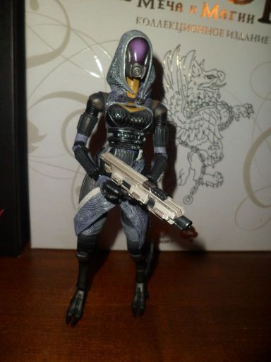 Mass Effect 3 - Mass Effect Play Arts Kai - Tali'Zorah vas Normandy - обзор